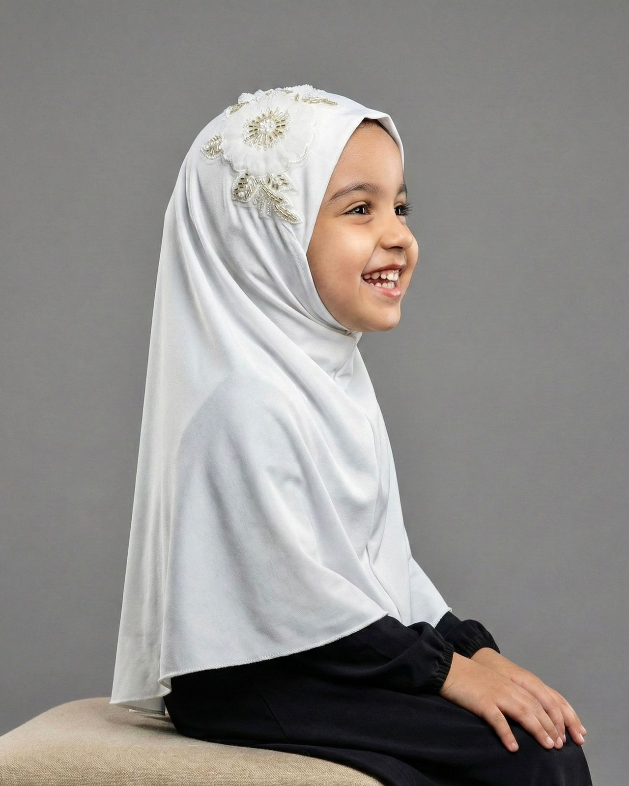 Premium Korean Spandex Hijab - Flower Lace — ছবি 3
