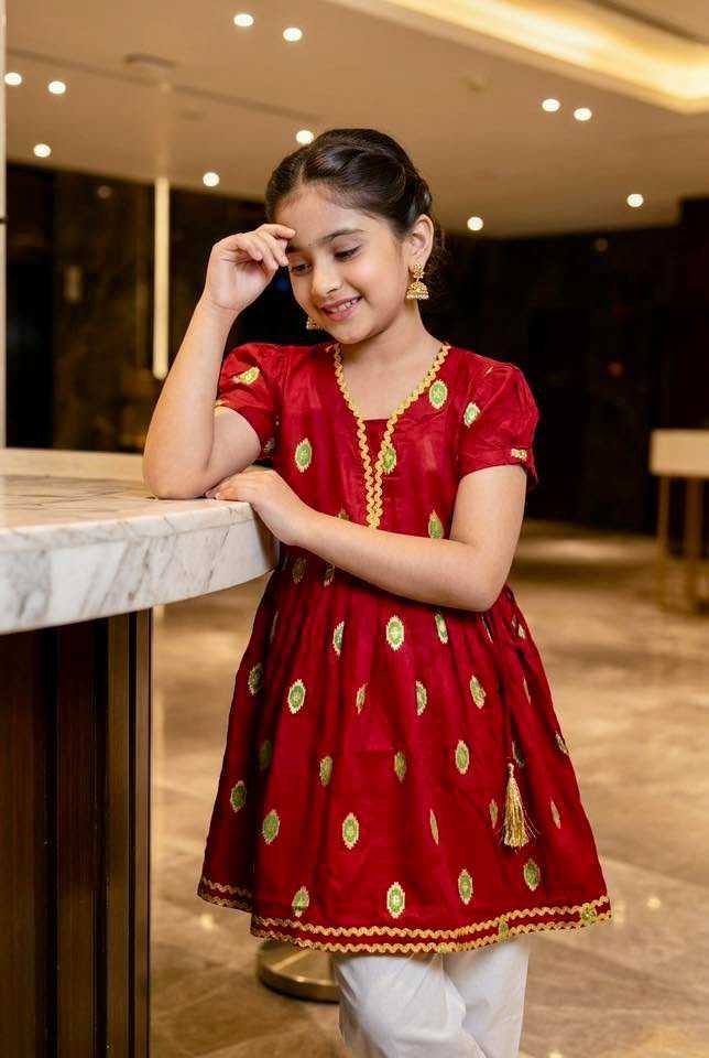 Red Afsan 2pc Frock With Pant — ছবি 1 — Eid Collection