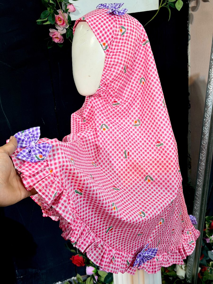 Pink Lilly Check Cotton Hijab — ছবি 3