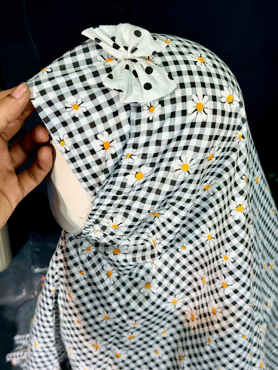 Black Check Sunflower Cotton Hijab — ছবি 2